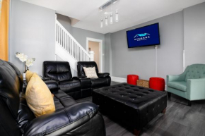 The Texas Hold-em Duplex- 3BR Free Parking, Minutes From Falls & Casino